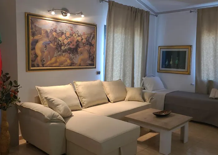 Italian Style Apartment *